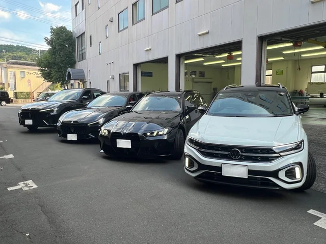 最新の車が提供された